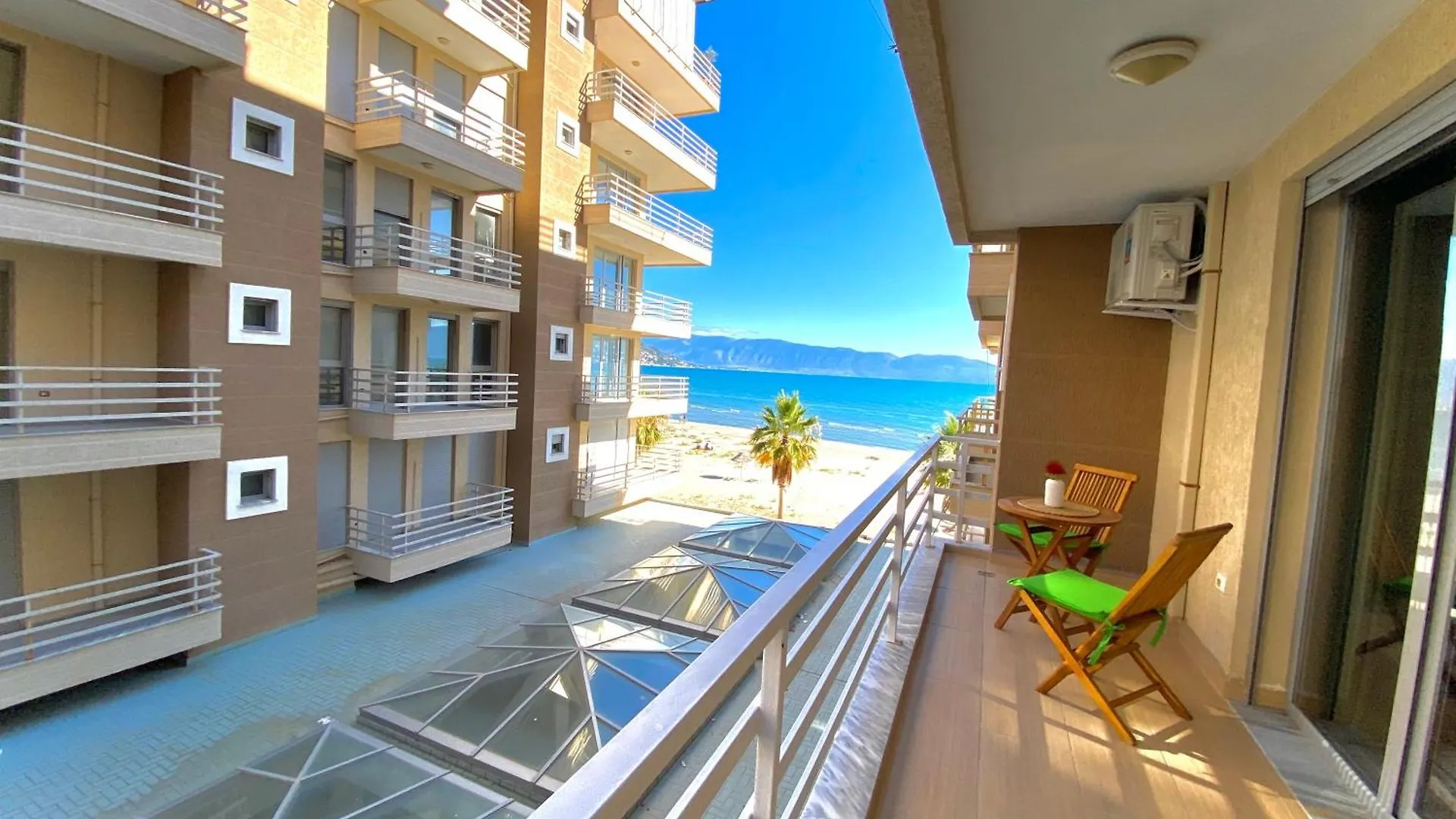 Eka Luxury Beachfront Two-Bedroom Apartment Vlorë 0*,  Albanien