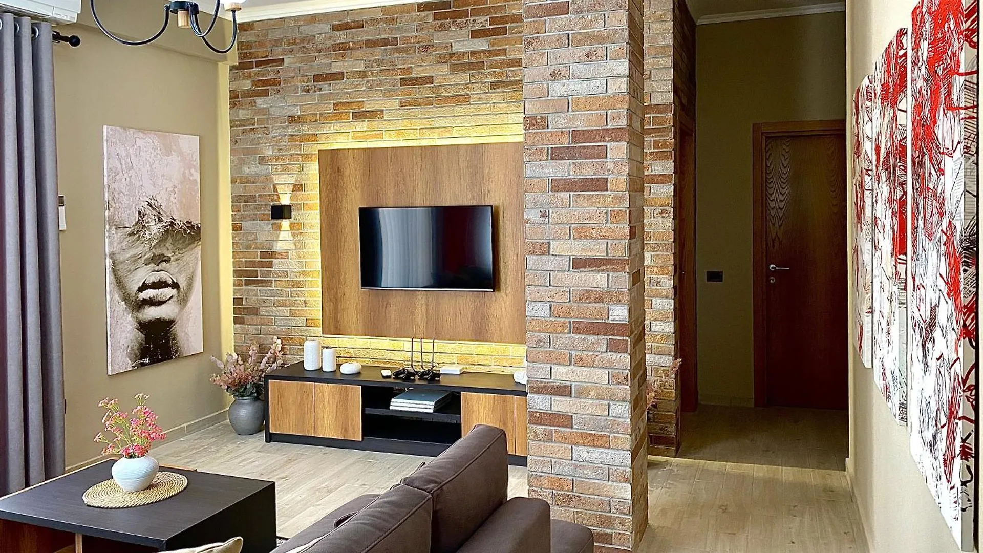 Eka Luxury Beachfront Two-Bedroom Apartment Vlorë