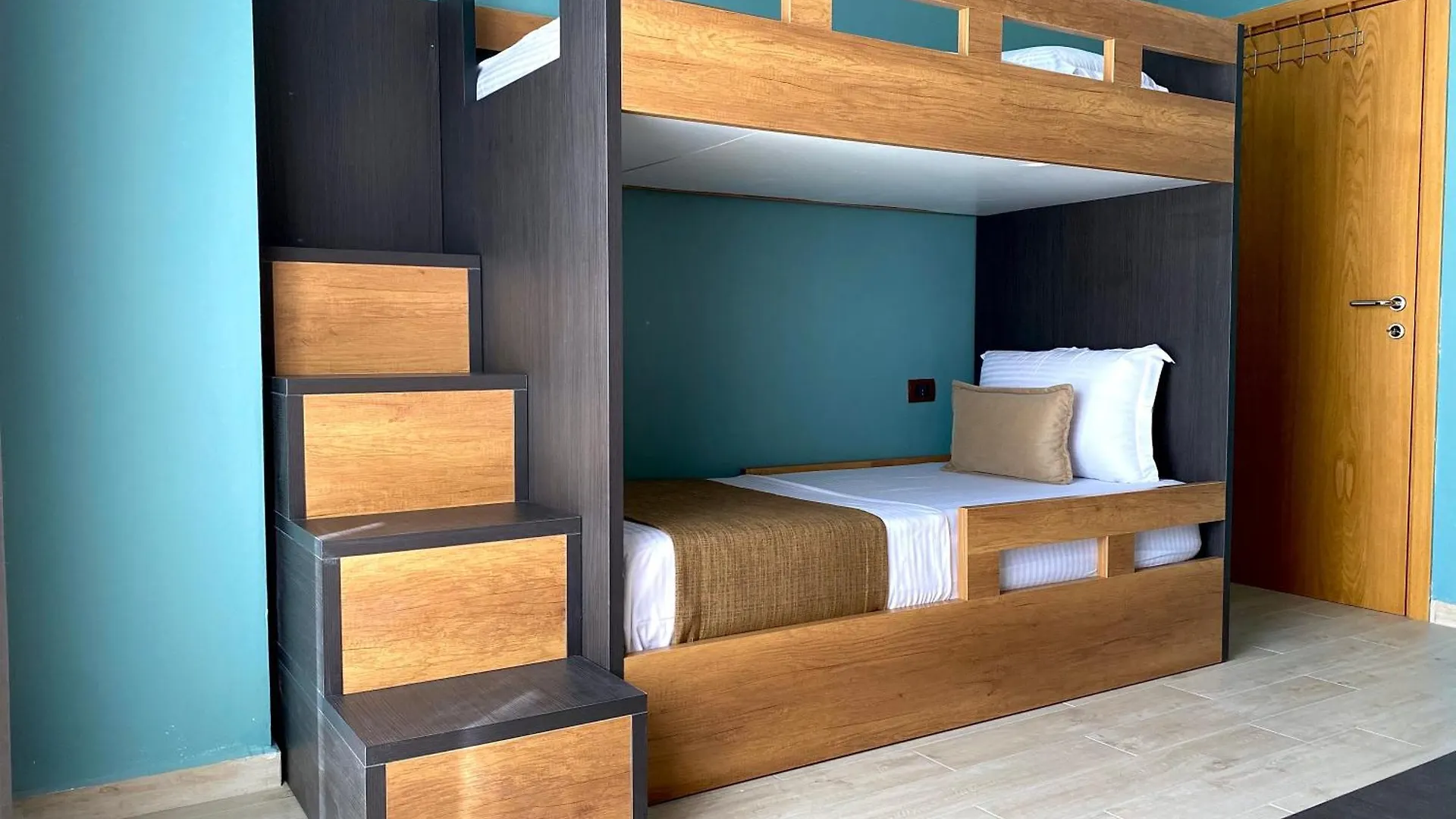 Eka Luxury Beachfront Two-Bedroom Apartment Vlorë
